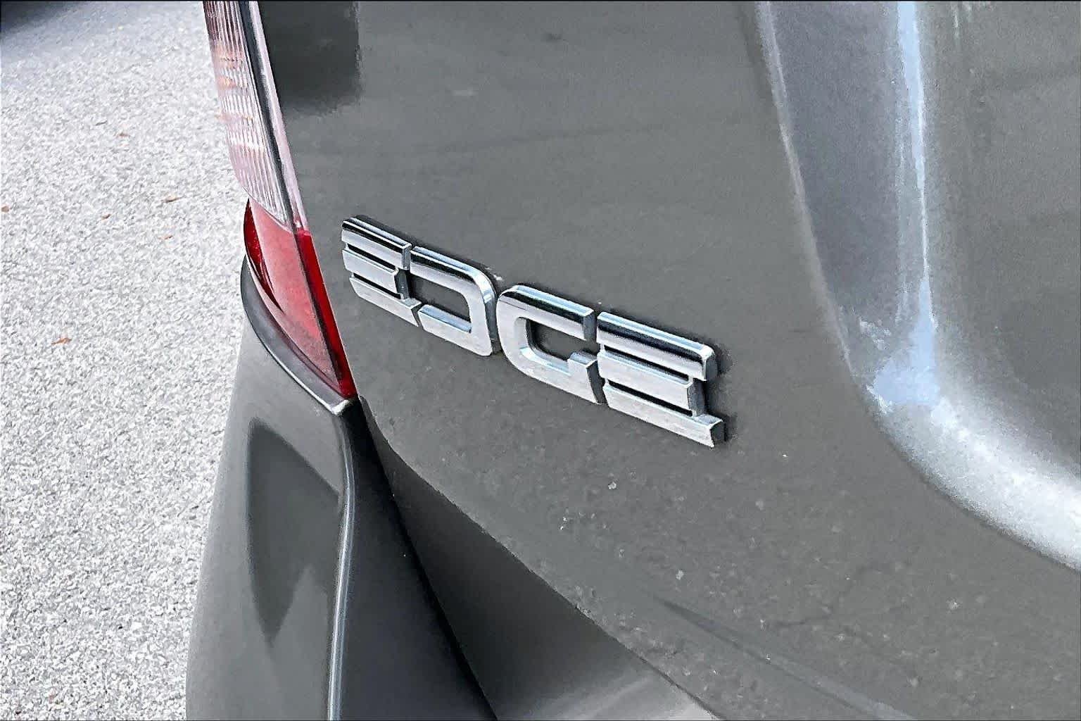 Used 2013 Mineral Grey Metallic Ford SEL image 10
