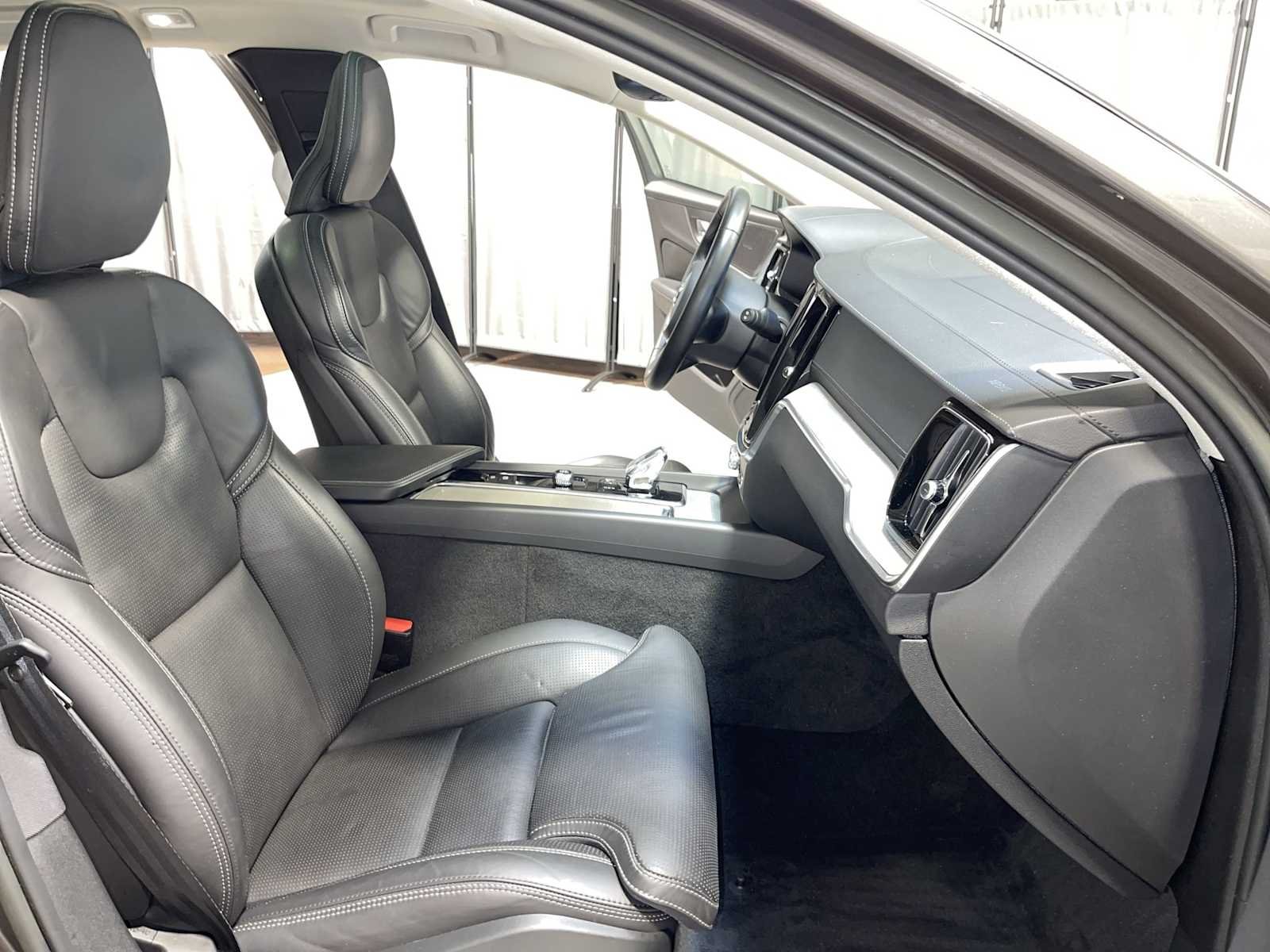 Used 2023 Gray Volvo Ultimate image 14