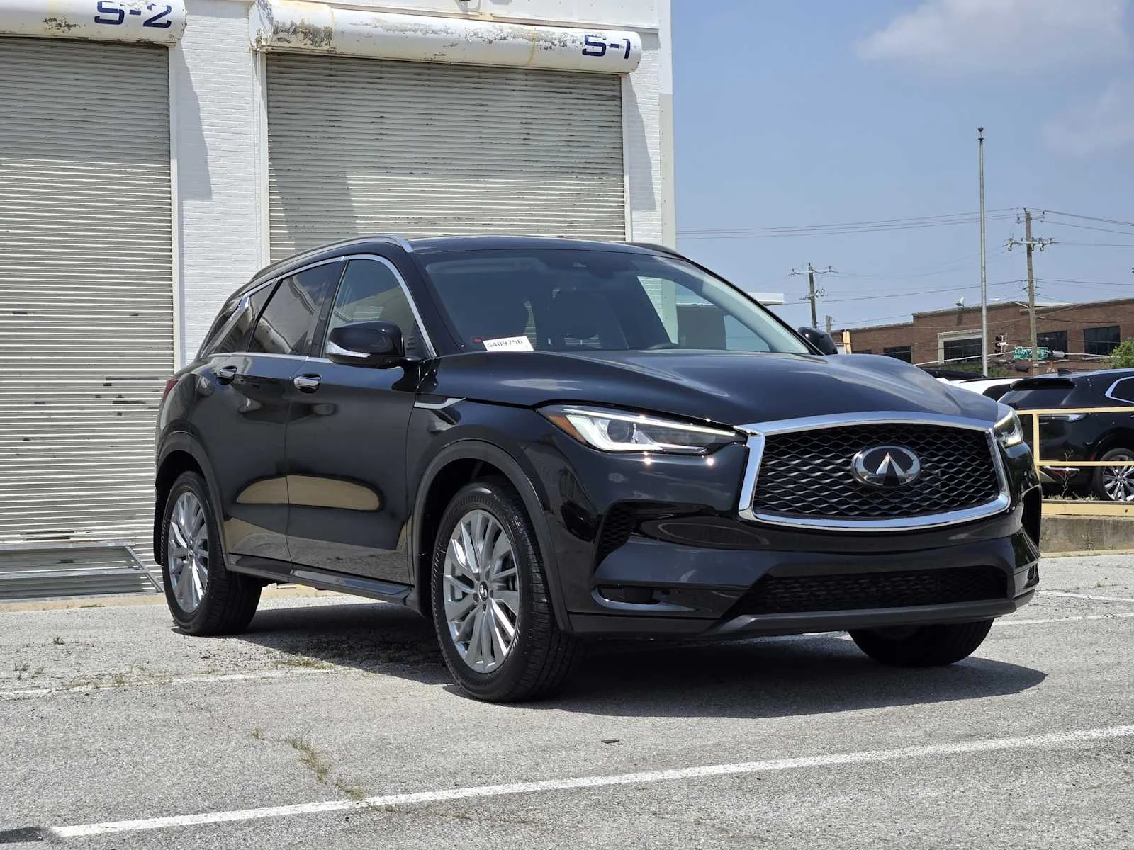 Certified Used 2025 Black Obsidian INFINITI LUXE image 4