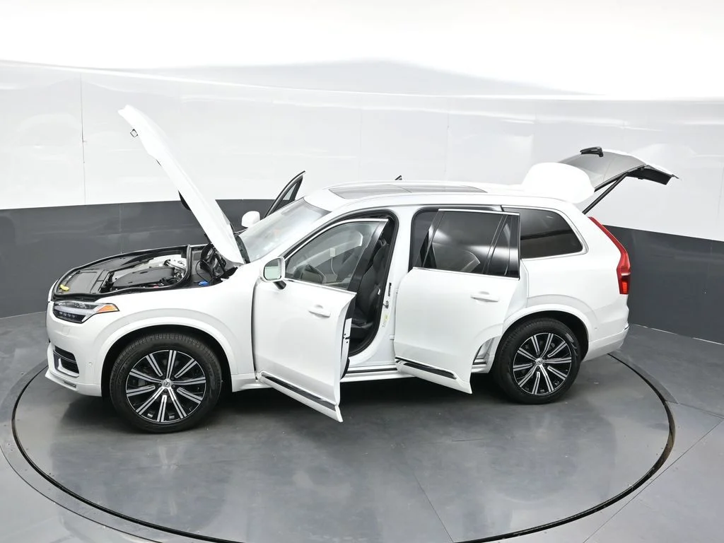 Certified Used 2023 Crystal White Volvo Plus image 44