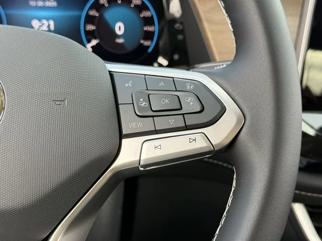 New 2026 White Volkswagen 2.0T SE w/Technology image 11