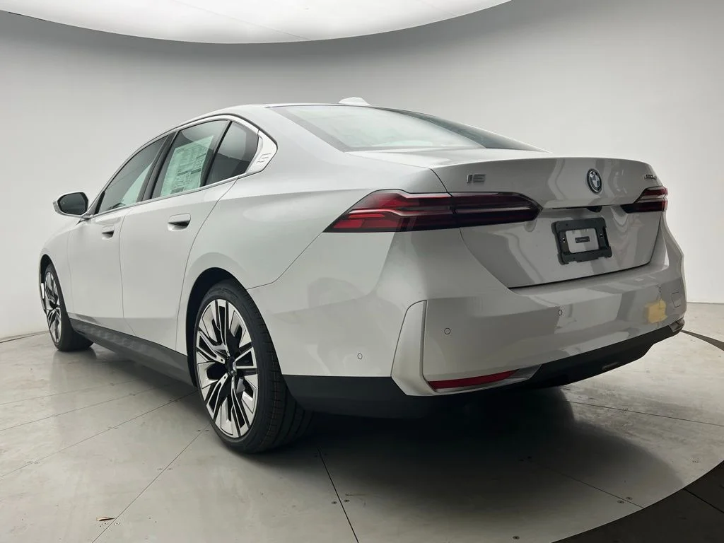 Used 2026 Mineral White Metallic BMW eDrive40 image 4