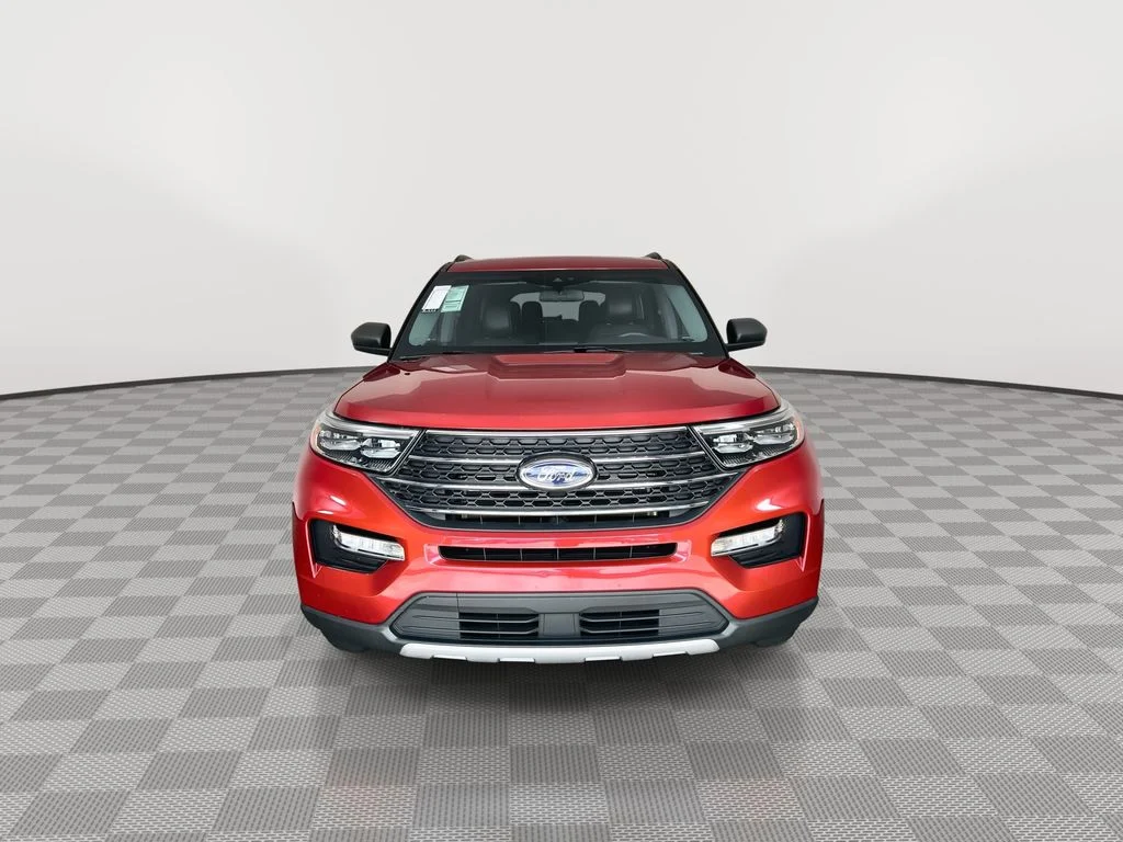 Used 2022 Red Ford XLT image 3