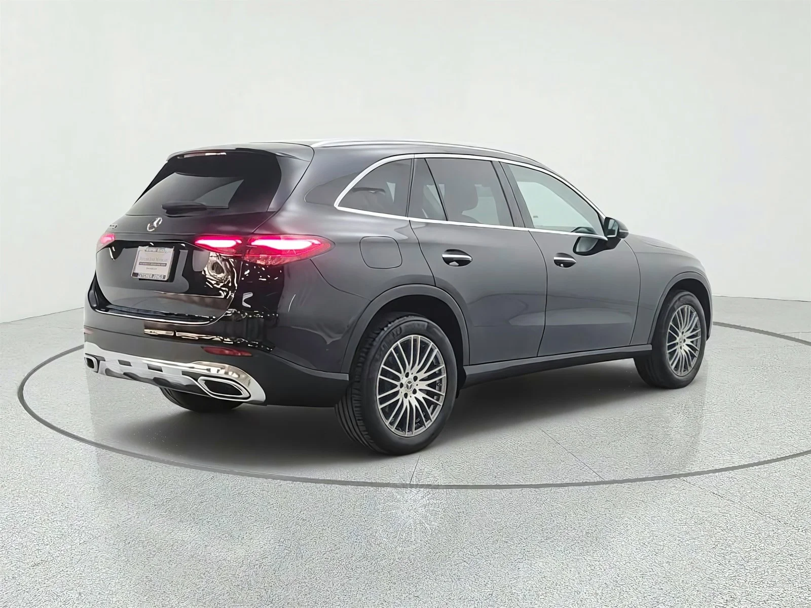 Used 2024 Black Mercedes-Benz GLC 300 SUV image 5