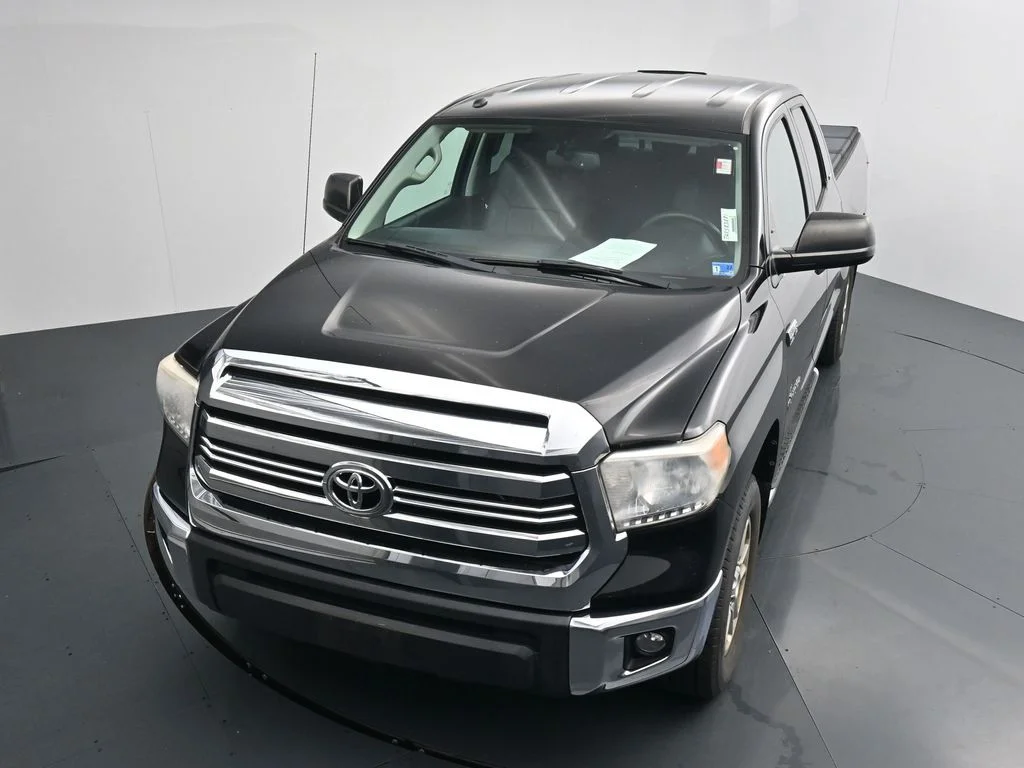 Used 2017 Black Toyota SR5 image 10