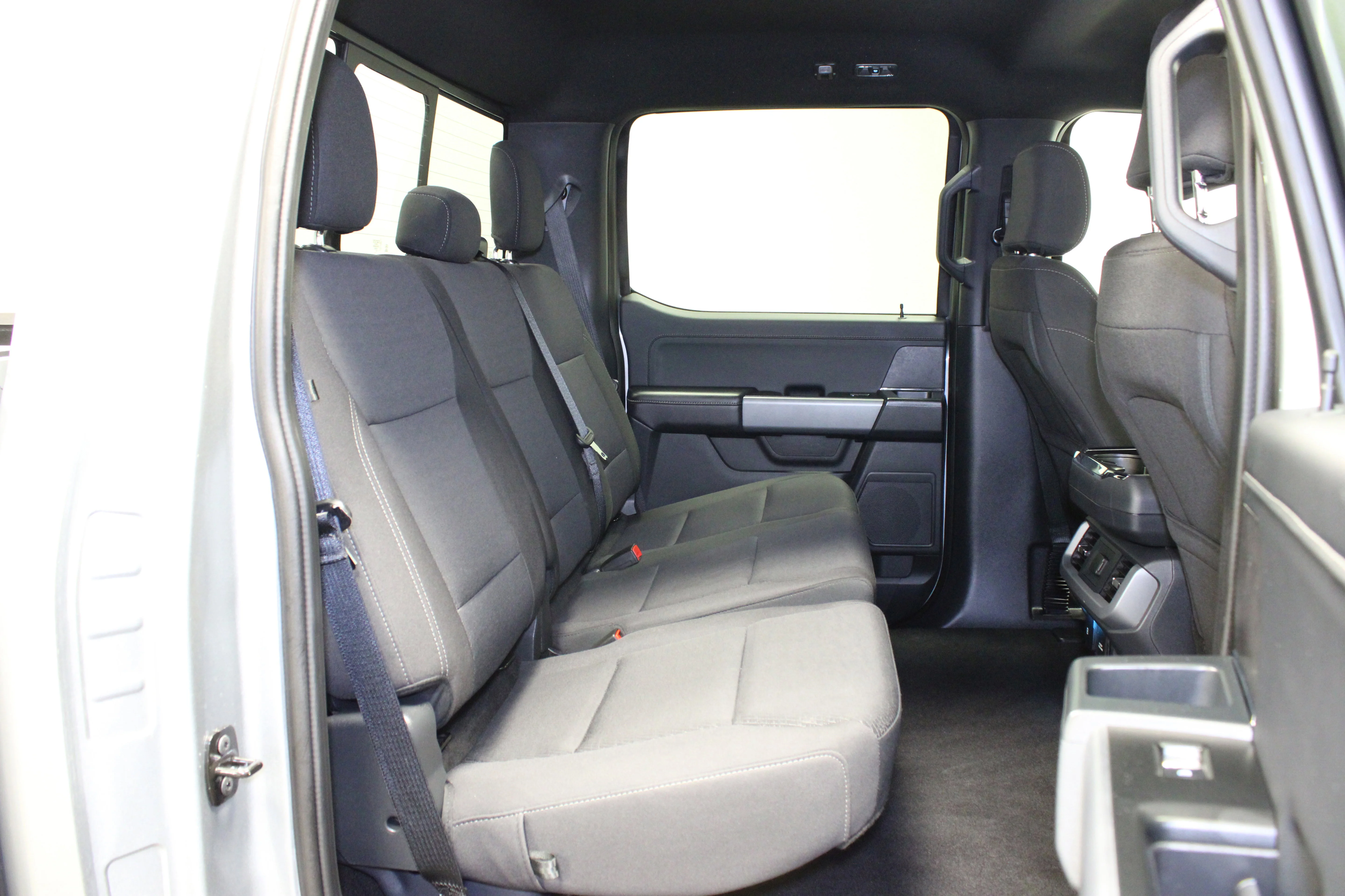 Used 2025 Silver Metallic Ford XLT image 18
