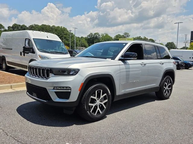 Used 2025 Silver Jeep Limited image 3