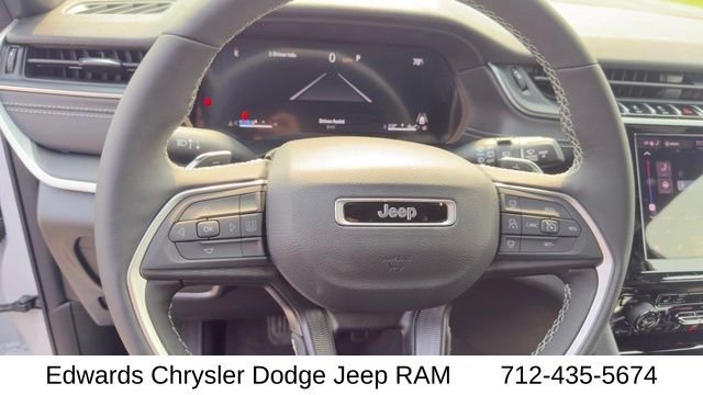 New 2026 Bright White Clear-Coat Exterior Paint Jeep Laredo X image 20