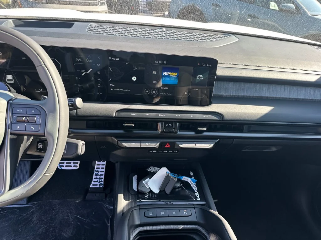 New 2027 Glacial White Pearl Kia X-LINE SX PRESTIGE image 17