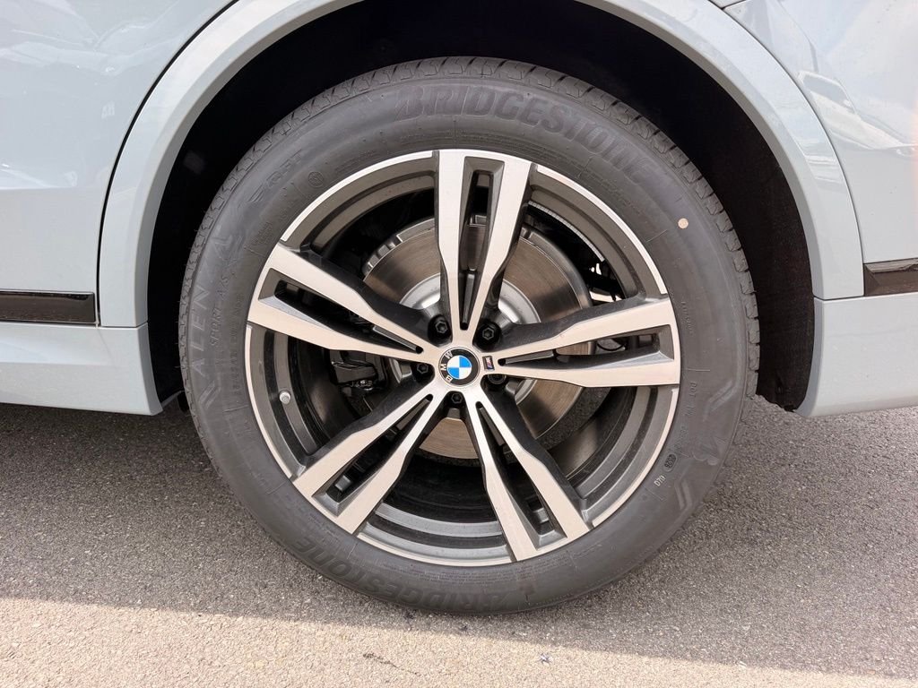 New 2027 Brooklyn Grey Metallic BMW xDrive40i image 5