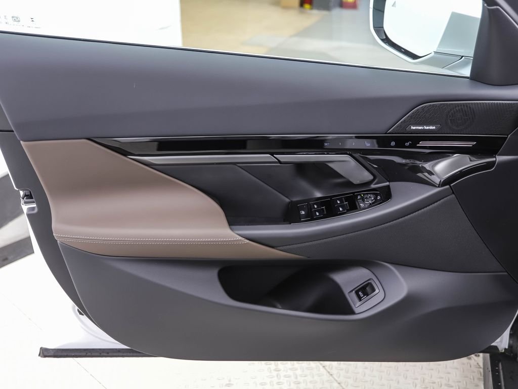 2026 BMW 5 Series 530i - Photo 10