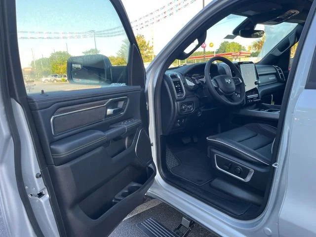 New 2026 Silver Zynith Exterior Paint RAM Laramie image 4