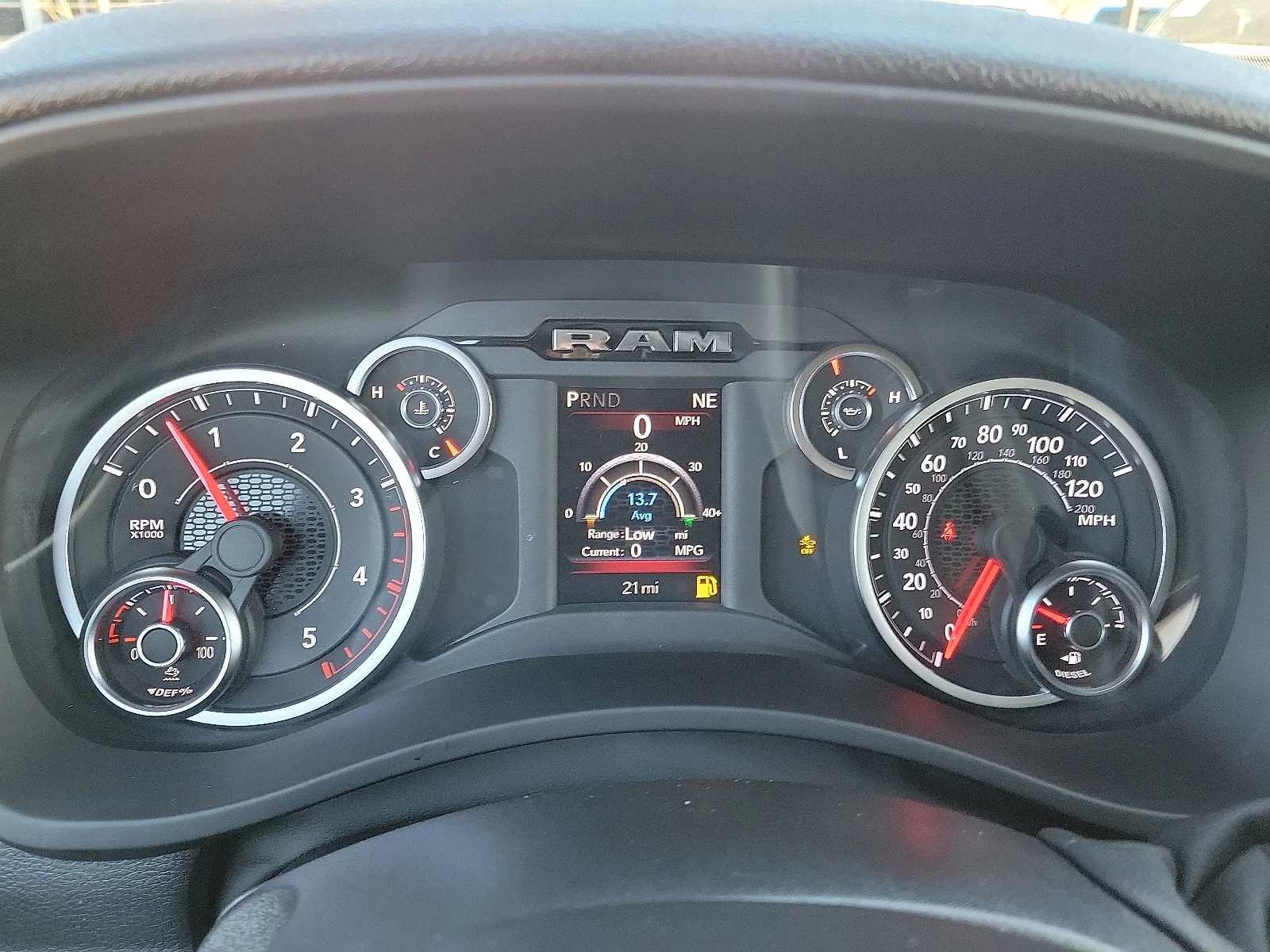 New 2026 PW7 Bright Whit Ram TRADESMAN CREW CAB 4X4 6
