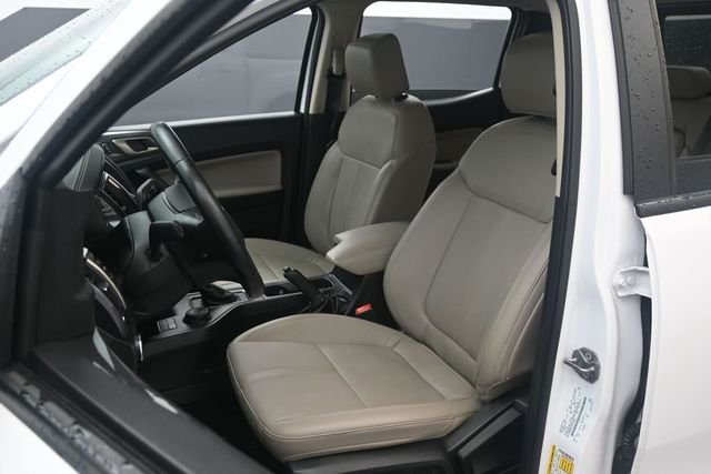 Used 2023 Oxford White Ford Lariat image 9