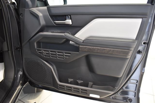 Certified Used 2025  Toyota Limited image 11