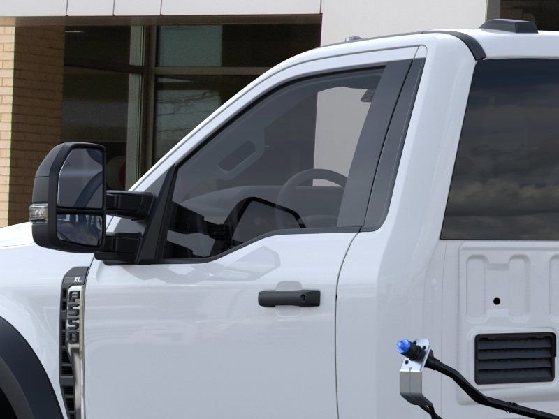 2025 Ford F-550 Super Duty Chassis Cab XL - Photo 19