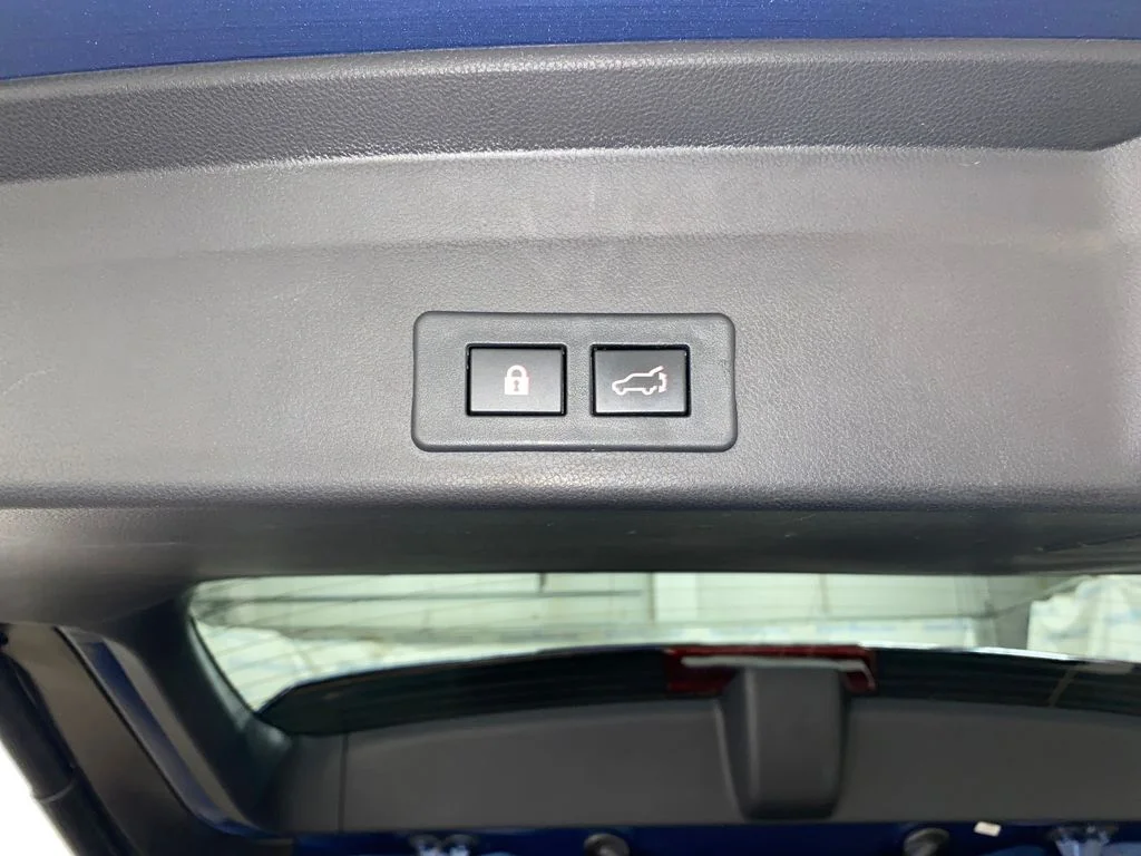 Used 2022 Blue Subaru Touring image 18