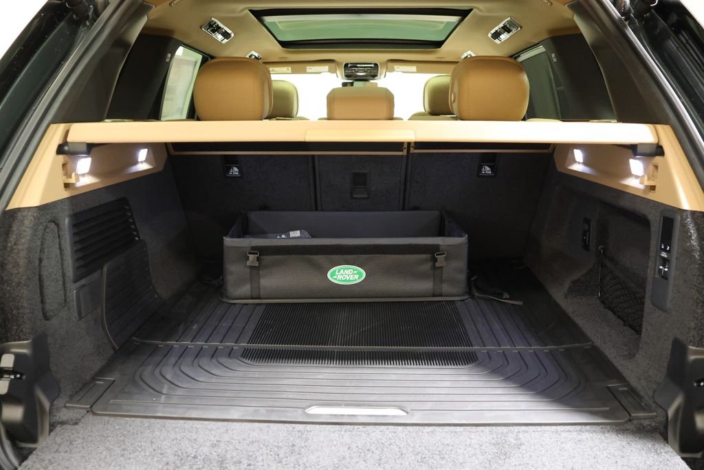 New 2026 Belgravia Green Land Rover SE image 46