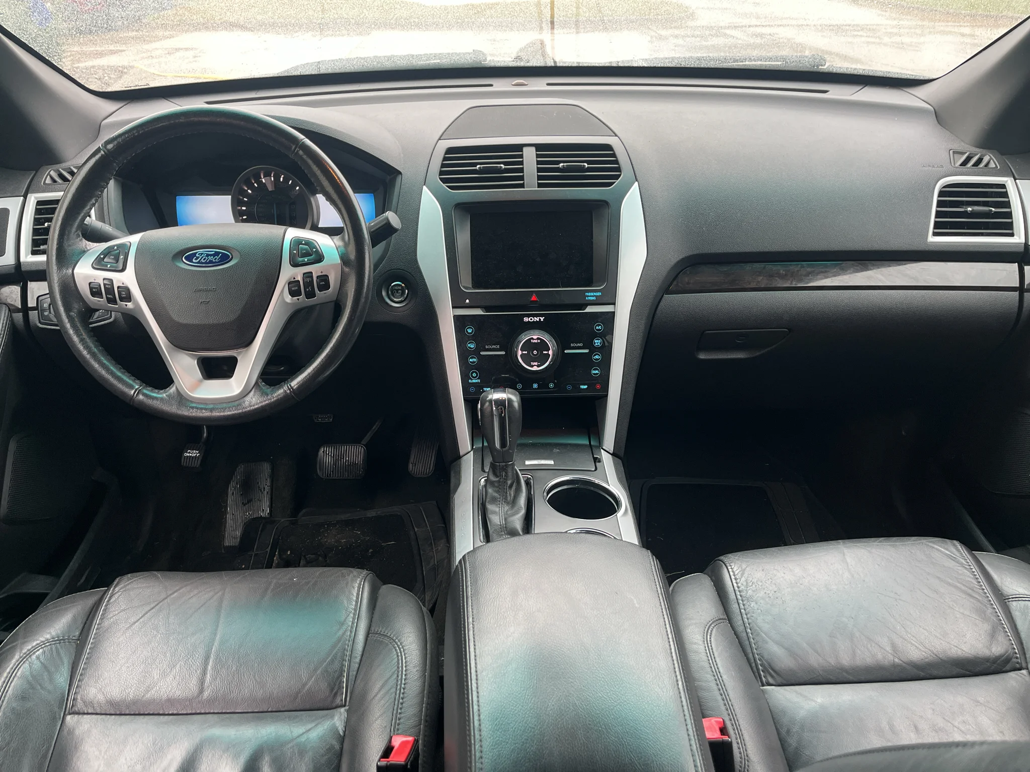 Used 2014 Tuxedo Black Metallic Ford Limited image 2