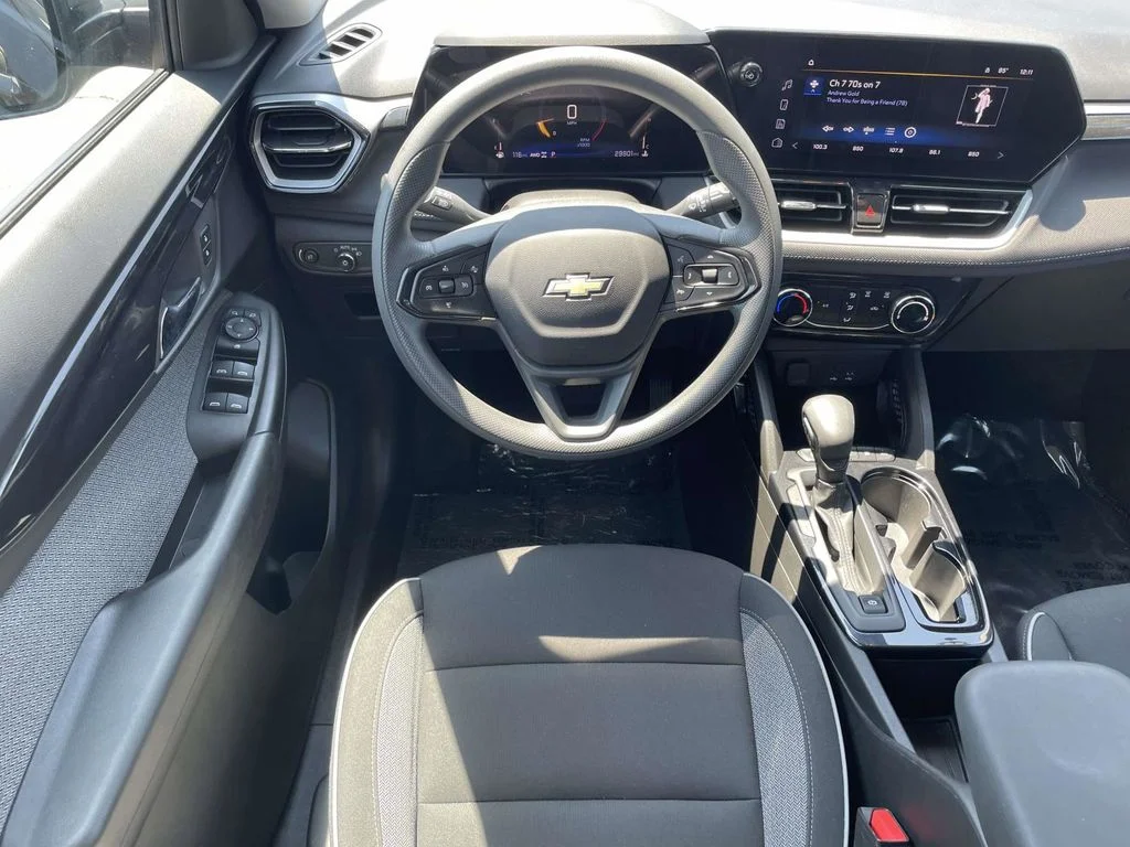 Used 2025 Black Chevrolet LT image 21