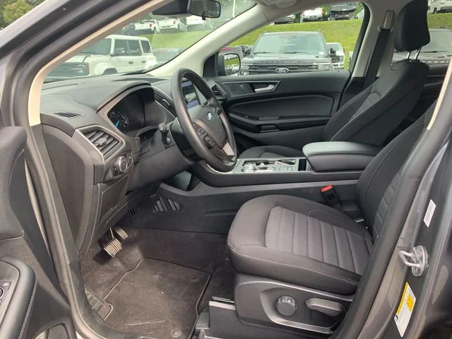 Used 2024 Gray Ford SE image 23