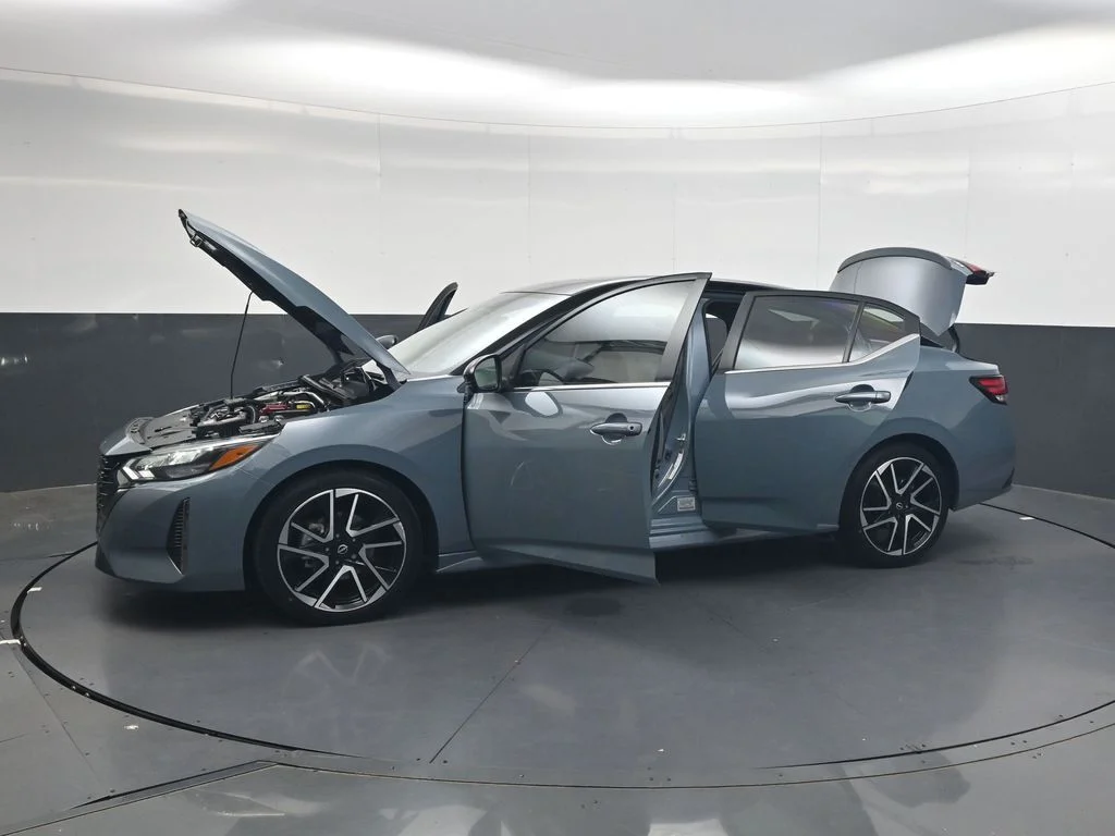 Used 2025 Gray Nissan SR image 53