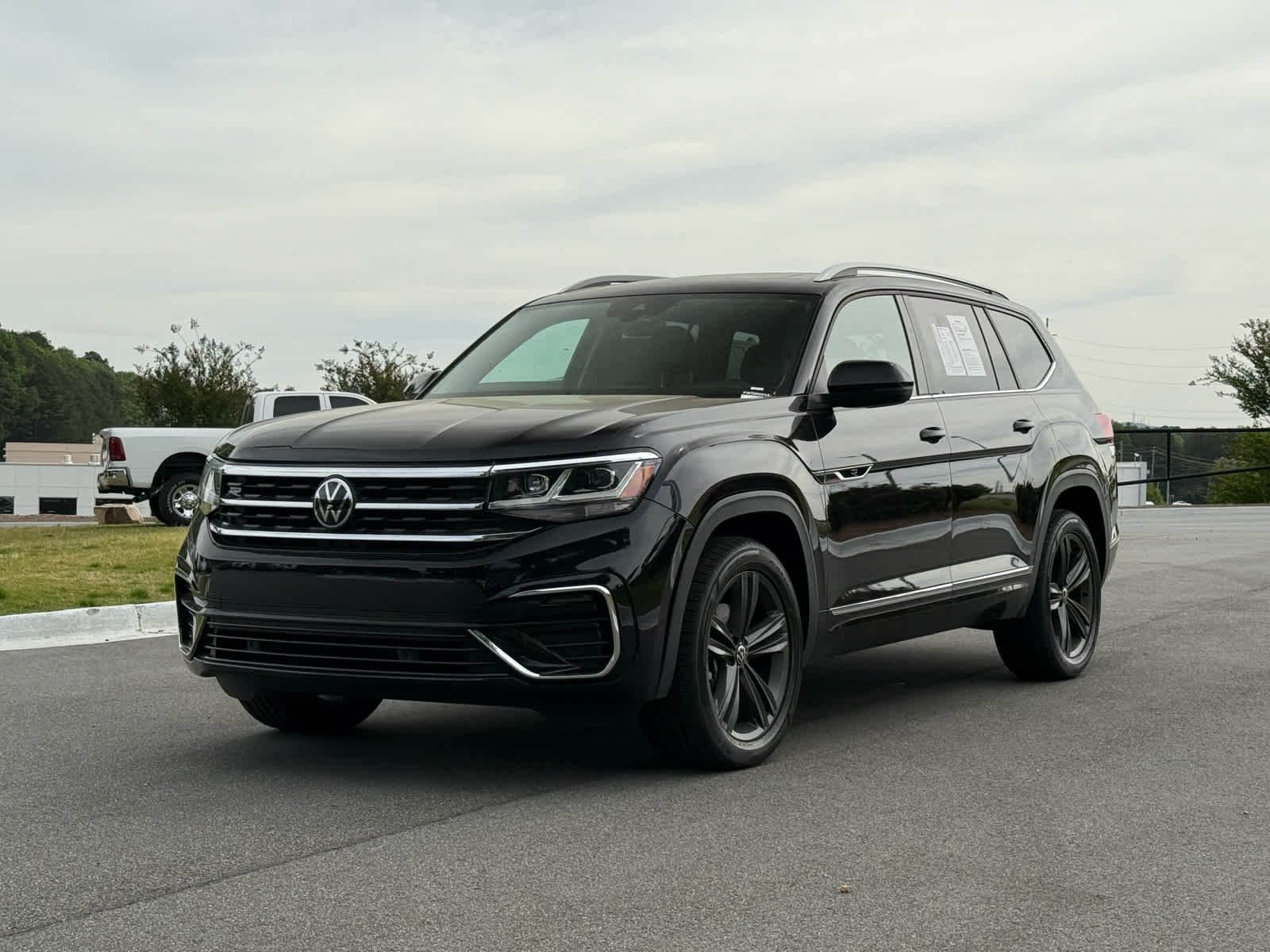 2022 Volkswagen Atlas SEL R-Line