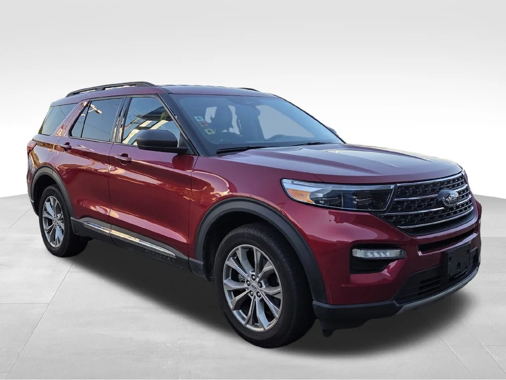 Used 2022 Red Ford XLT image 4