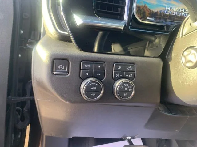 Used 2023 Black Chevrolet High Country image 15