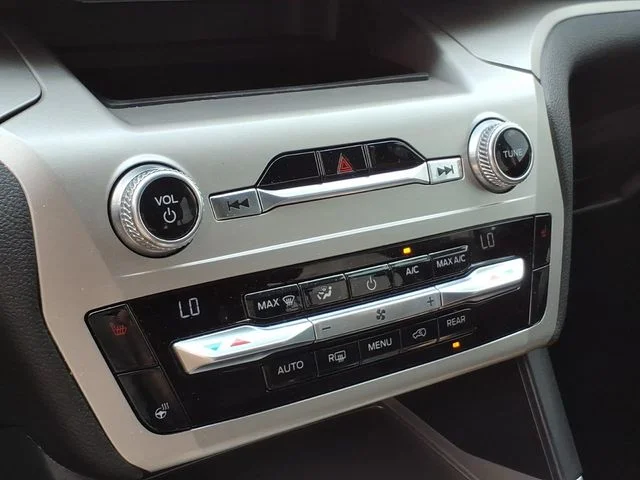 Used 2021 Gray Ford XLT image 29