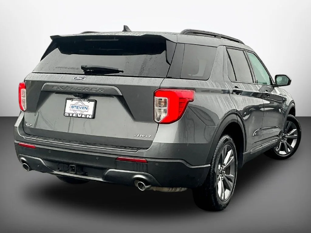 Used 2023 Gray Ford XLT image 6