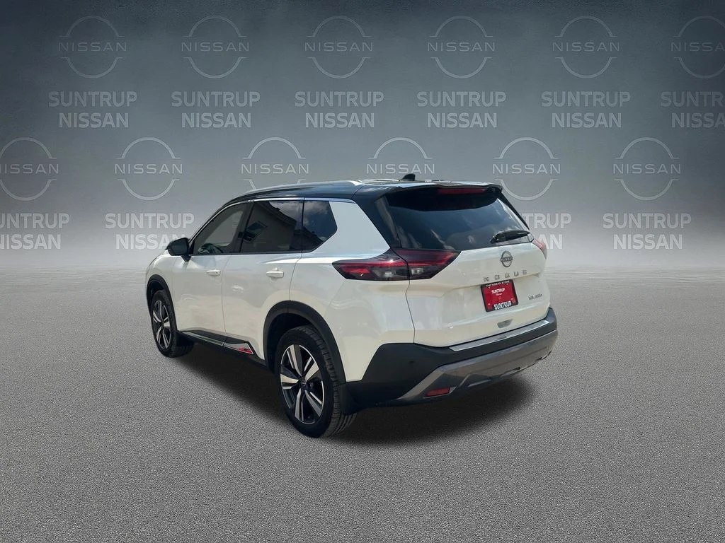 Used 2023 White Nissan SL image 35