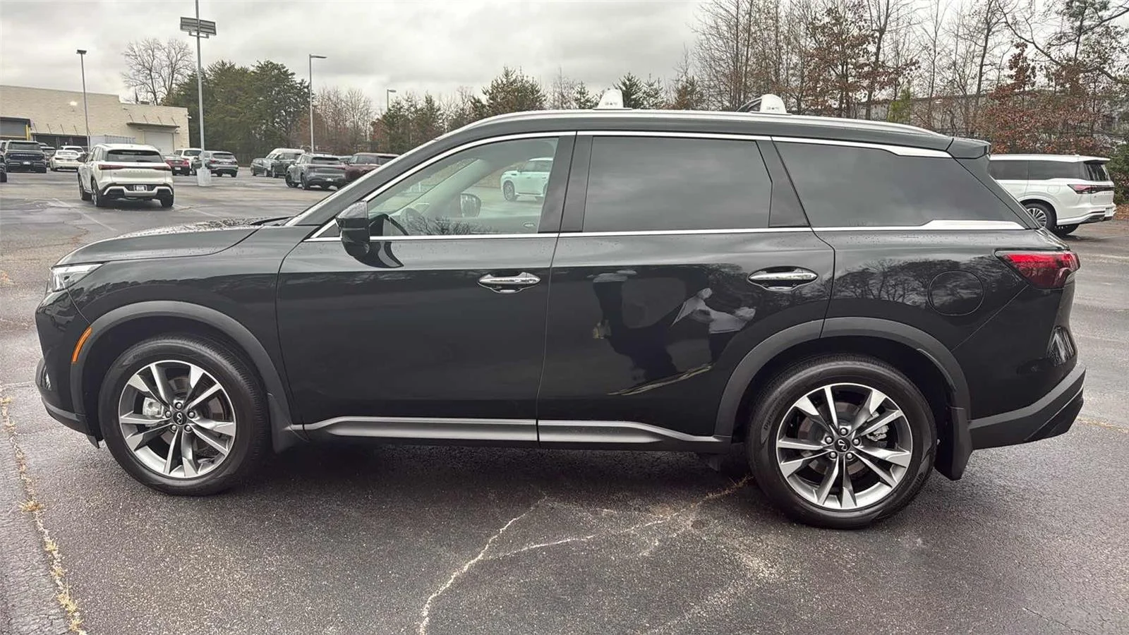 2025 INFINITI QX60 LUXE - Photo 9