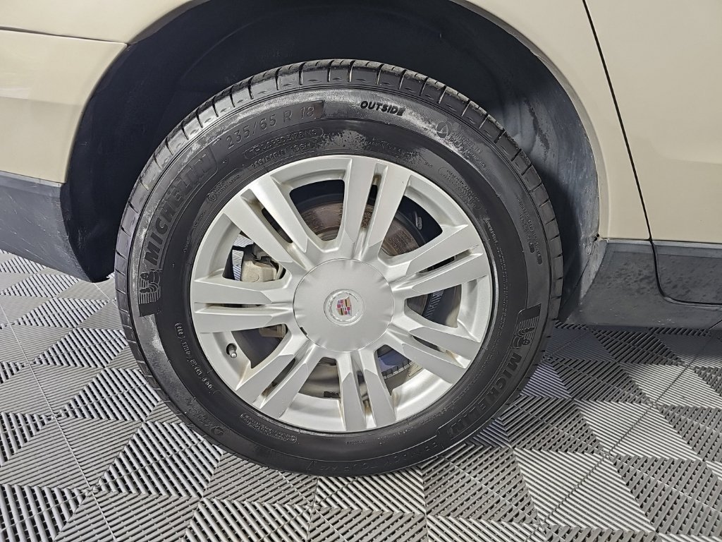 Used 2010 Gold Cadillac Luxury image 33