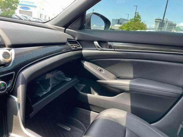 Used 2022 Still Night Pearl Honda Sport image 33