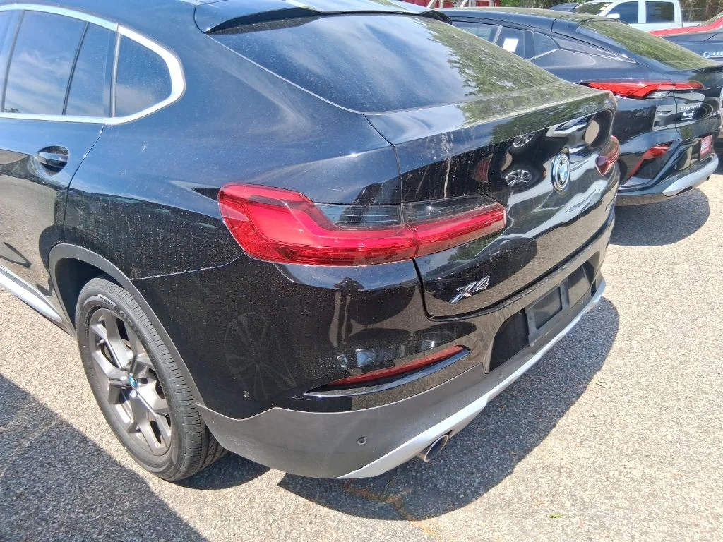 Used 2021 Black BMW xDrive30i image 11