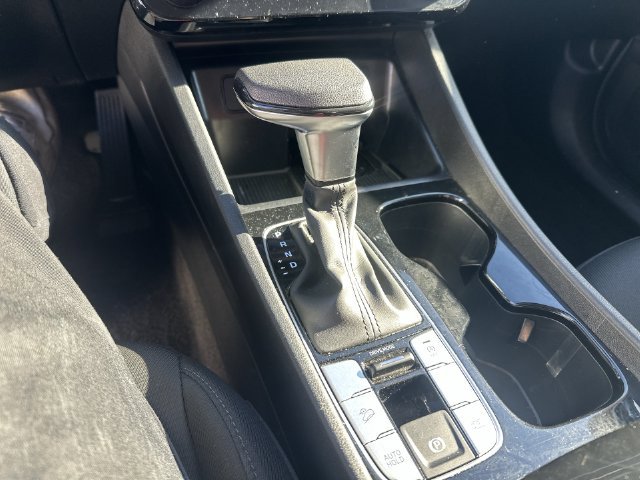 Used 2025 White Hyundai SEL image 30