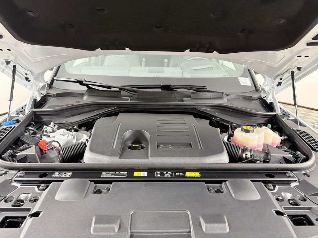New 2027 Fuji White Land Rover Dynamic SE P400 image 32