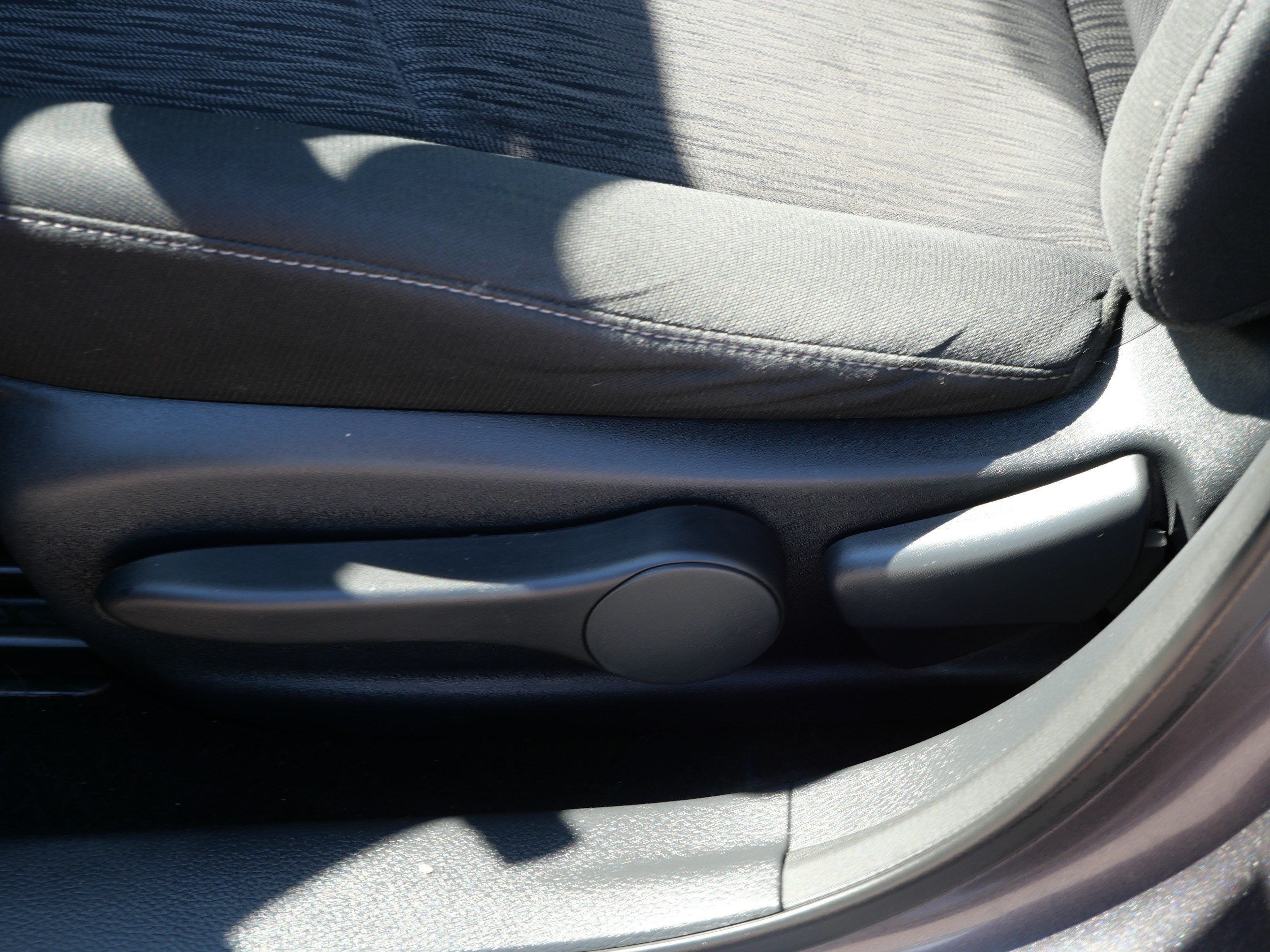 Used 2015 Amethyst Gray Nissan SV image 19
