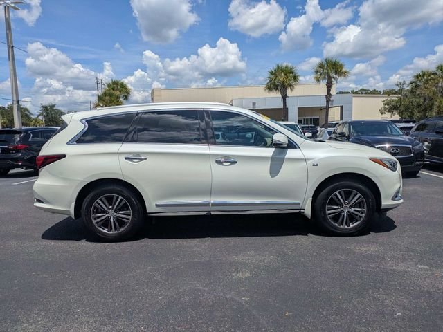 Used 2016 White INFINITI Base image 2