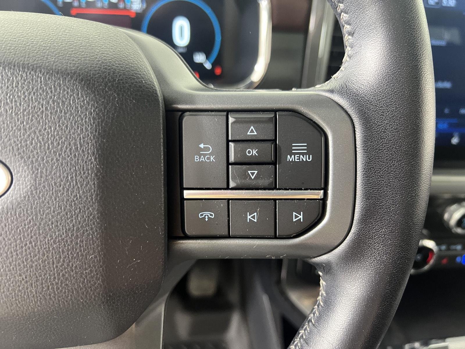 Used 2022 Star White Metallic Tri-Coat Ford LARIAT image 16
