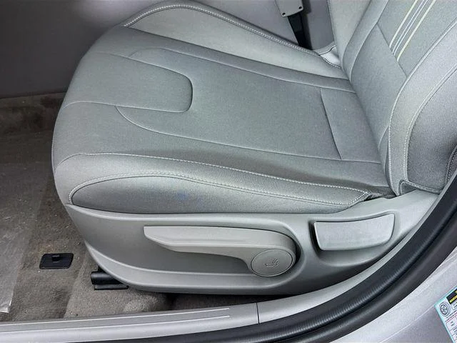 2025 Hyundai Elantra Blue - Photo 30