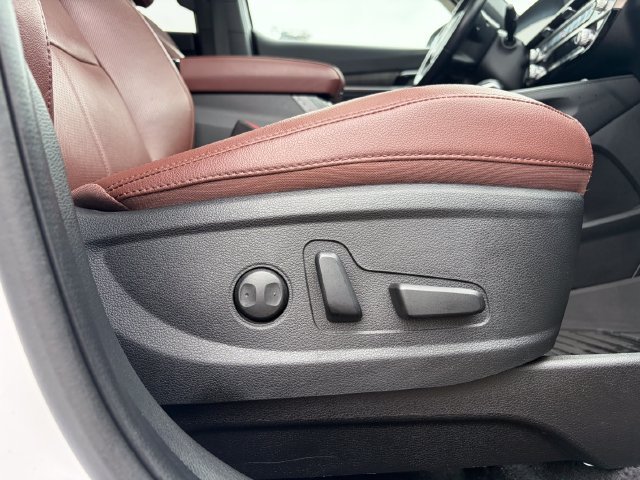 Certified Used 2024 White Pearl Kia EX image 10