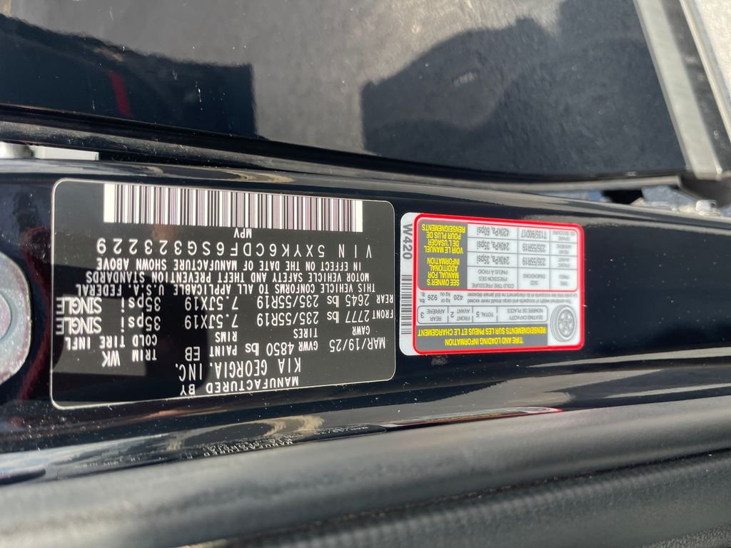 Used 2025 Black Kia X-Line image 24
