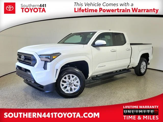 Used 2025 White Toyota SR5 image 1