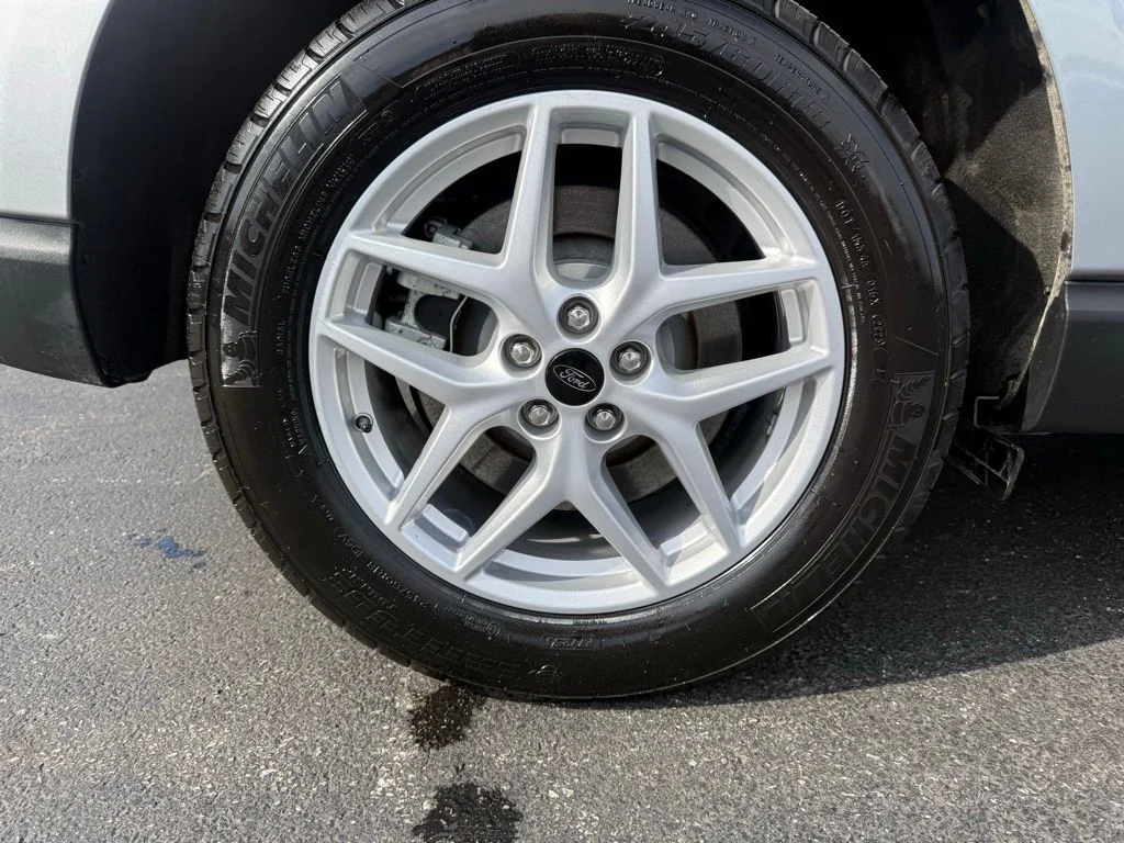 Used 2023 Silver Ford SEL image 52