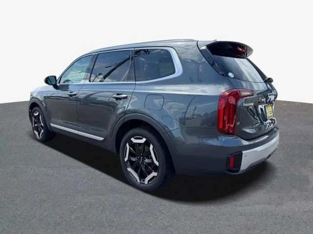 Used 2024 Gray Kia S image 2
