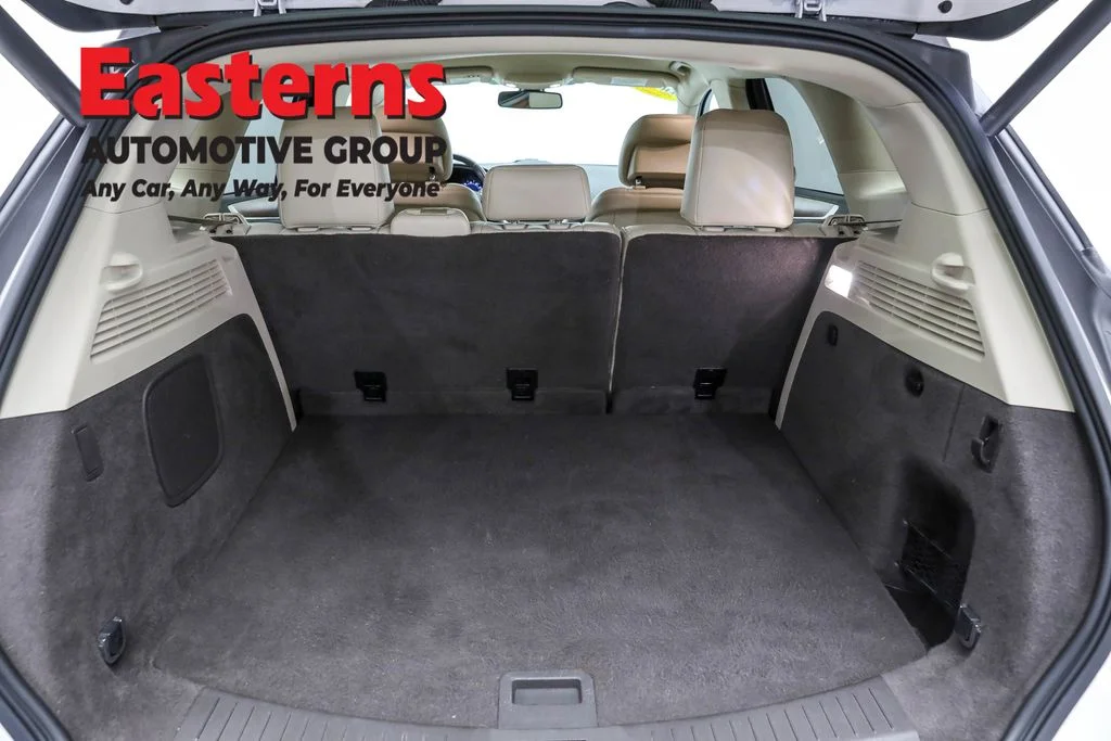Used 2019 White Lincoln Select image 9