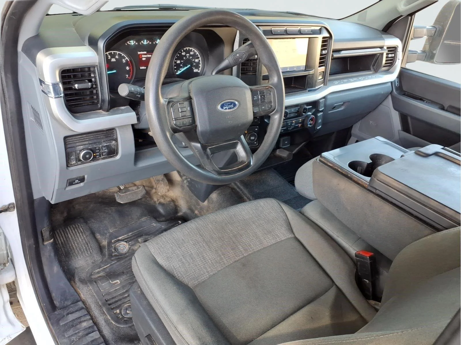 Used 2024  Ford XL image 16