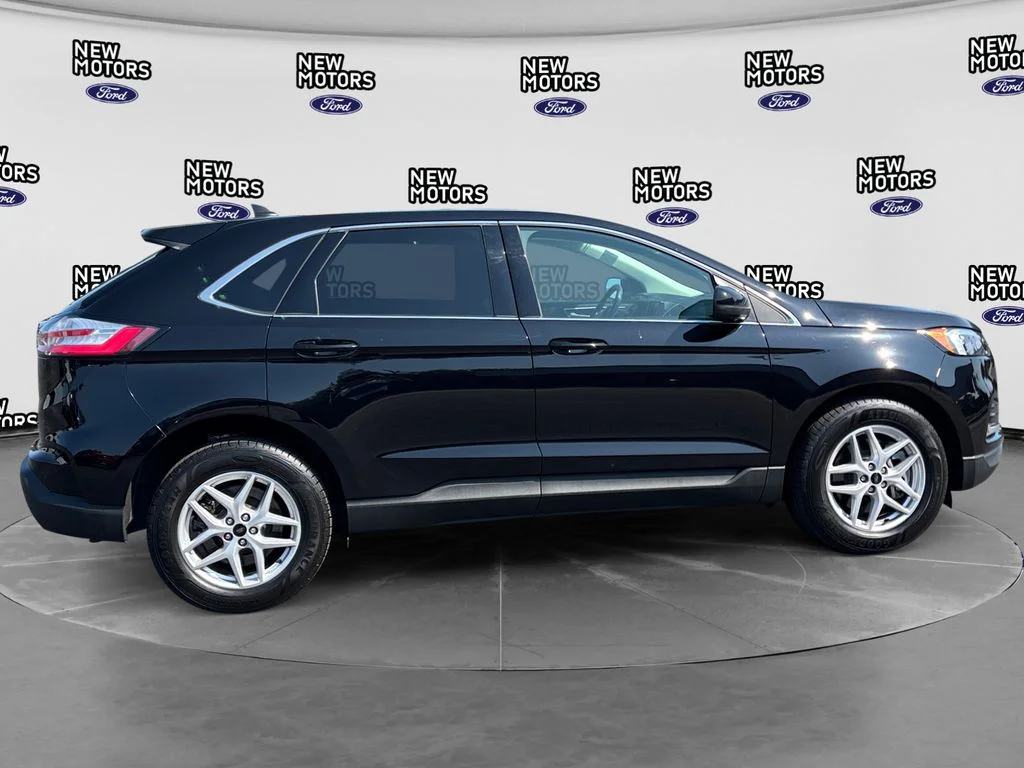 Used 2024 Black Metallic Ford SEL image 6